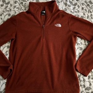 North Face fleece pullover. Gently worn. In very good shape.